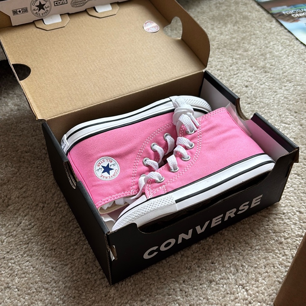 NWT infant converse high top pink